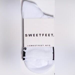 S W E E T F E E T White Sweetfeet Performance Compression - Mid Crew Sock